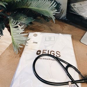 NWT FIGS Aurora Lab Coat